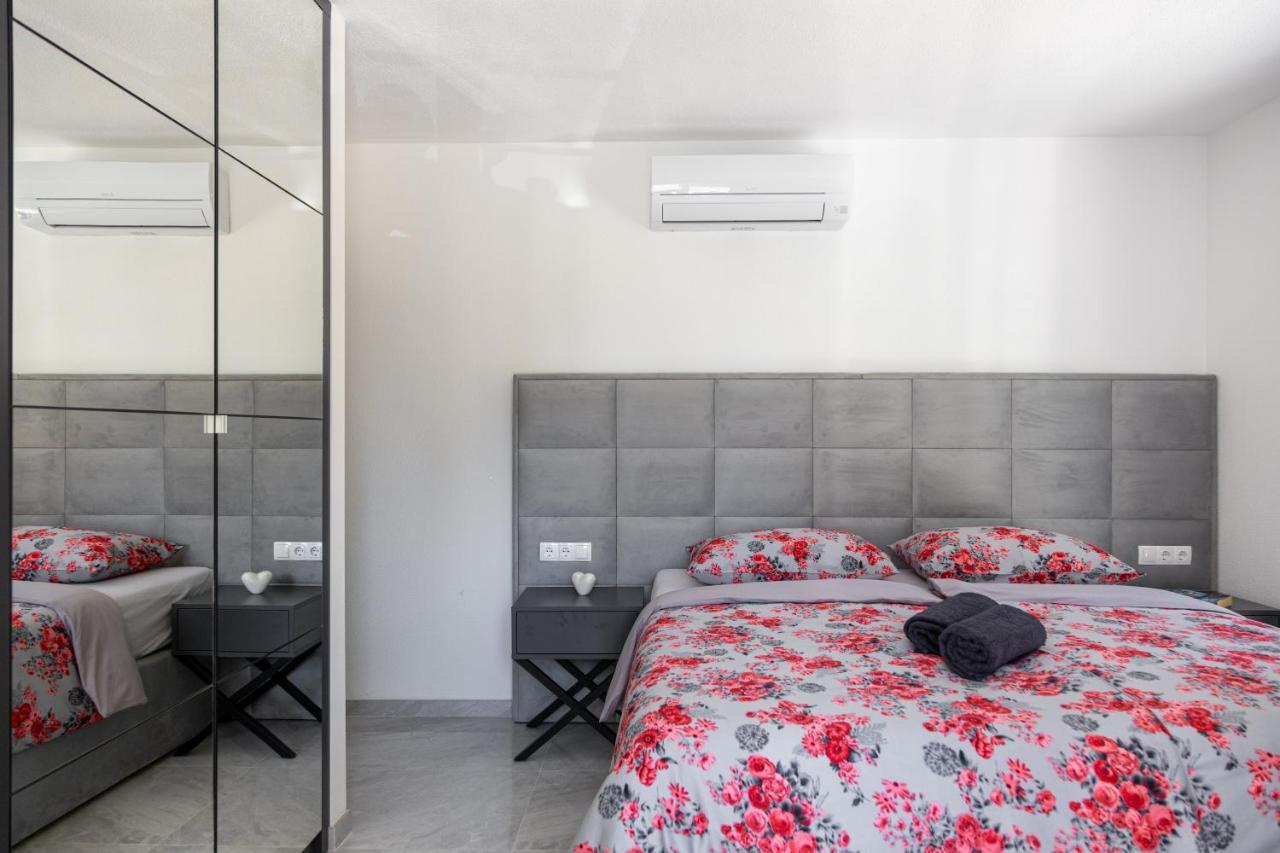 Villa Palavra Trogir Buitenkant foto